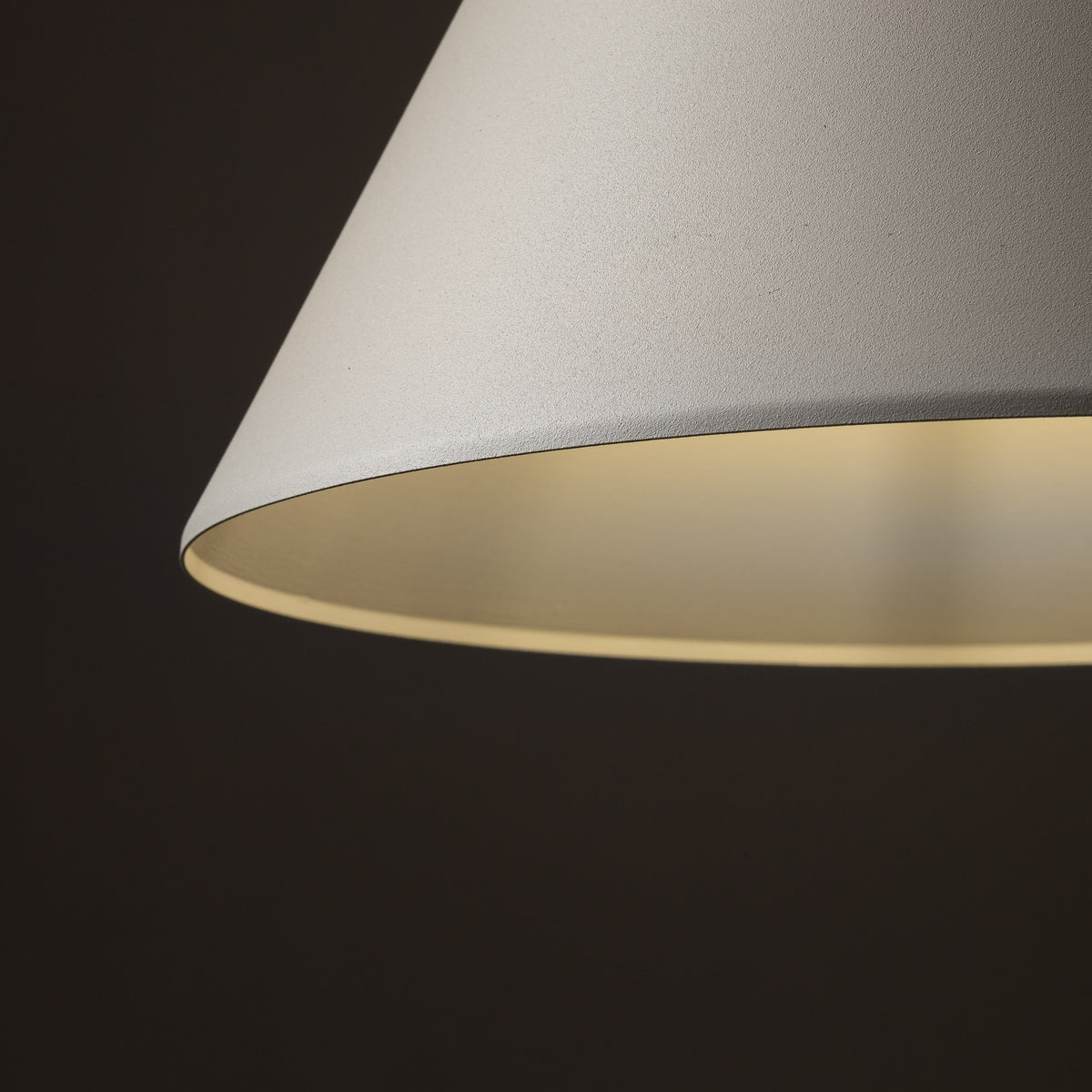 Lustra Cono Beige 1 L 10056