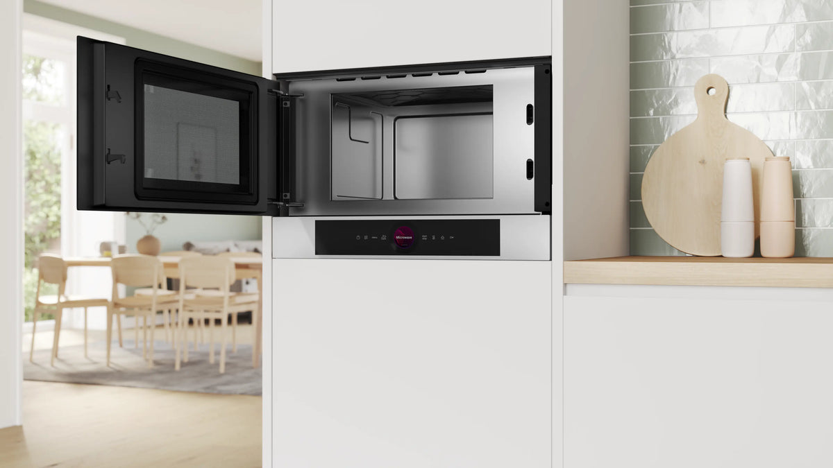 Cuptor cu microunde încorporabil Bosch BFL7221W1, Seria 8, alb