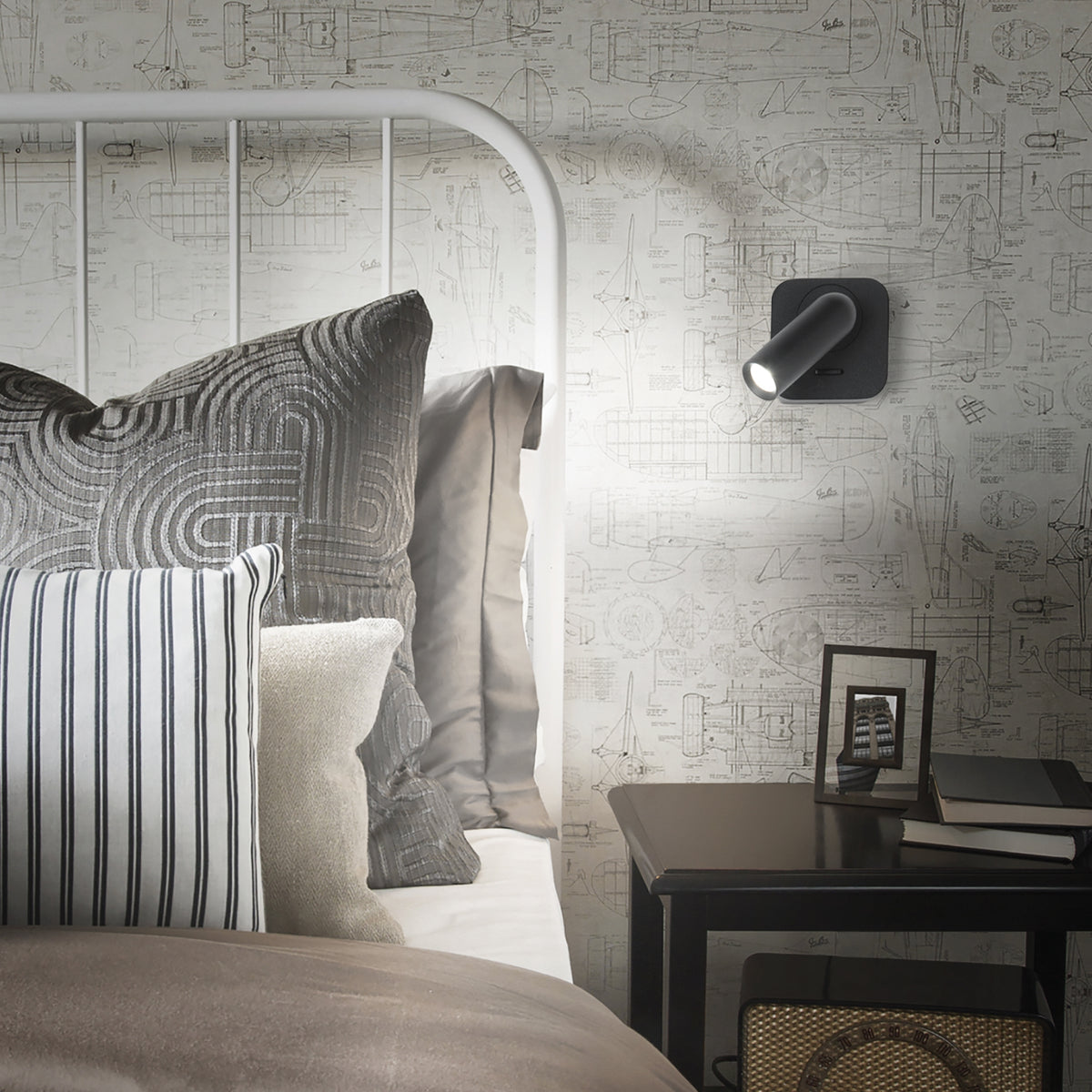 Aplică Ideal Lux Bean Square, negru, 260655