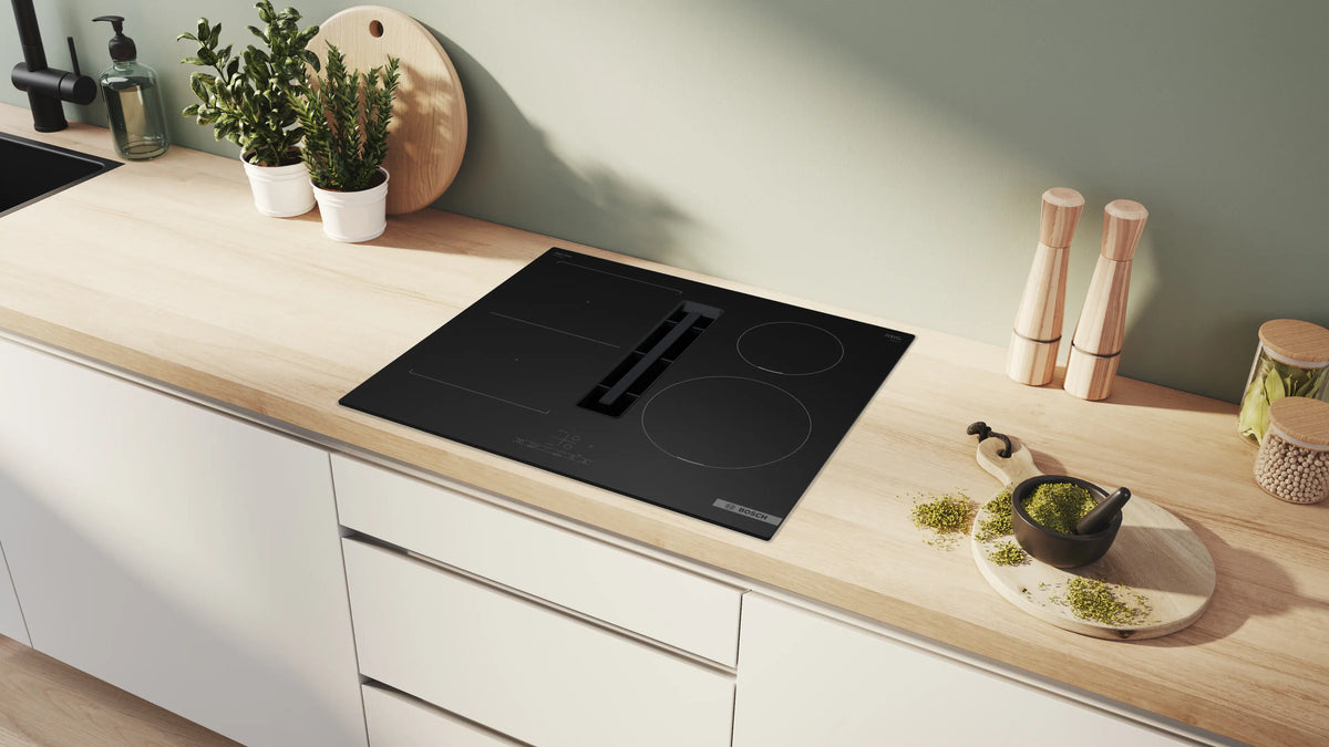 Plită cu inducție și hotă integrată Bosch PVS61AB16E, Seria 4, 60 cm, neagră