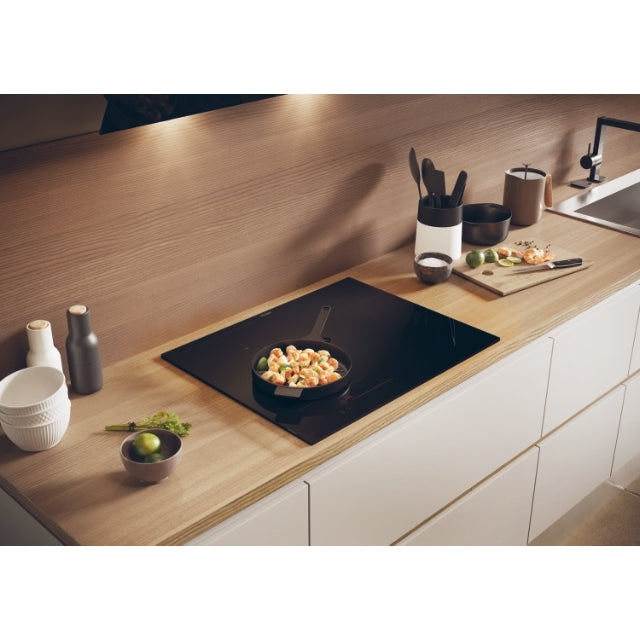 Plită cu inducție Haier HAIFB53IRCS, 65 cm, 3 zone, neagră