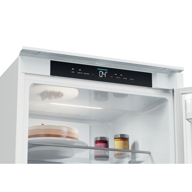 Combină frigorifică încorporabilă Haier EHBQW5518E, 251 l, No Frost, albă