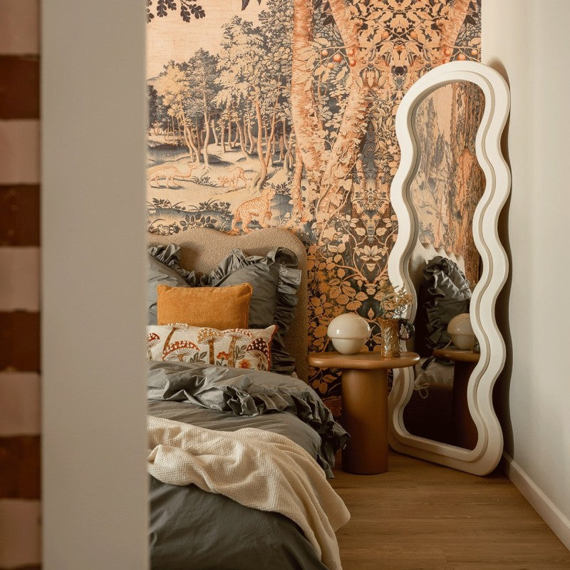 Oglindă decorativă de perete Vale, cu ramă din lemn, 177x75 cm, formă organică, crem