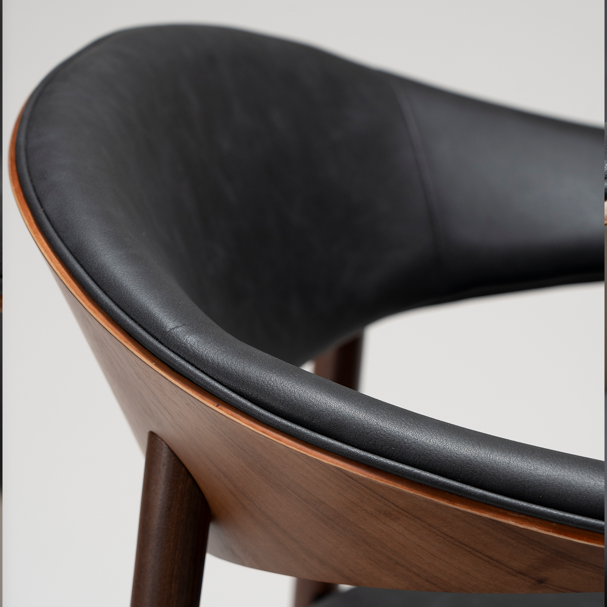 Scaun cu brațe RAVISH Negru/Frasin mocca 100108242