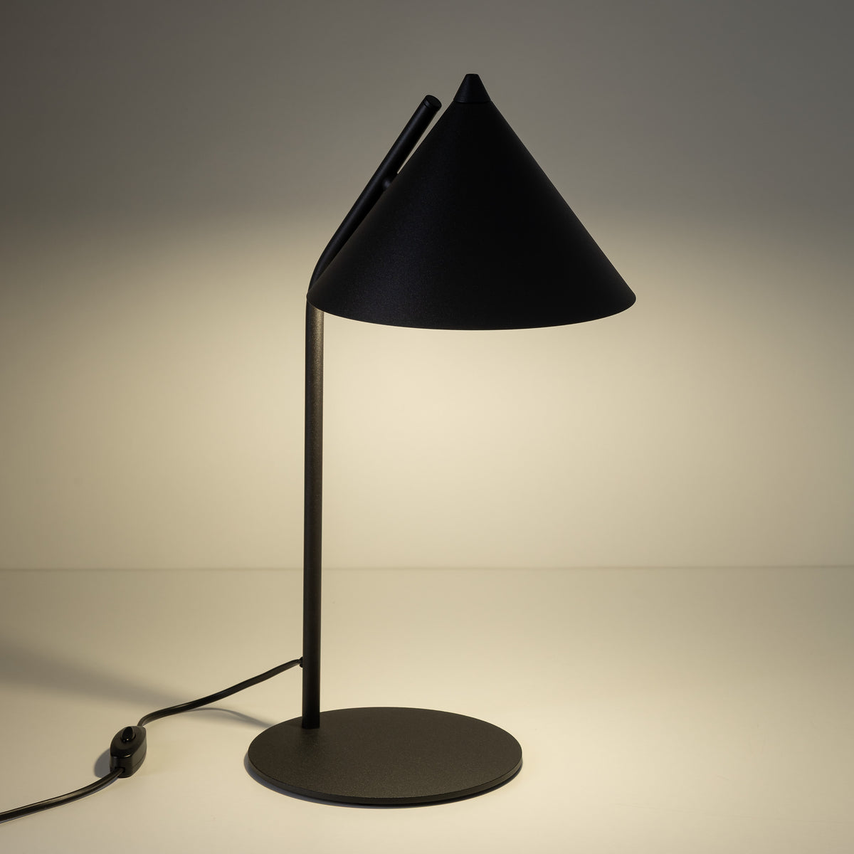Lampa Cono Black 16009
