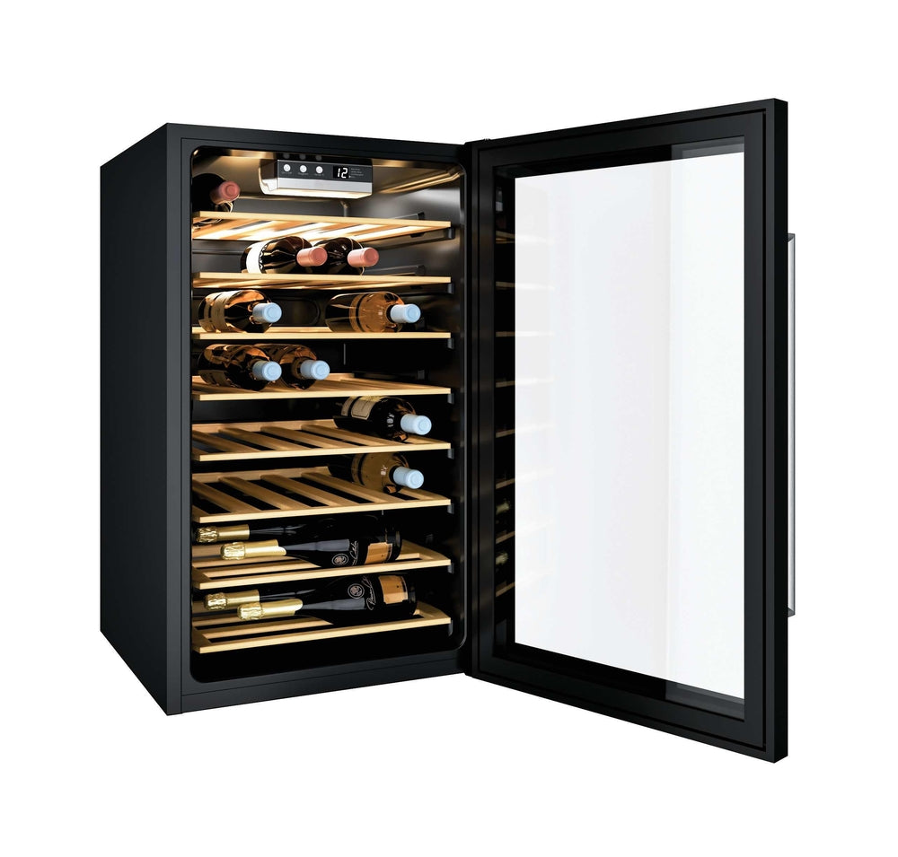 Răcitor de vin Candy CWC 154 EEL/NFC, negru