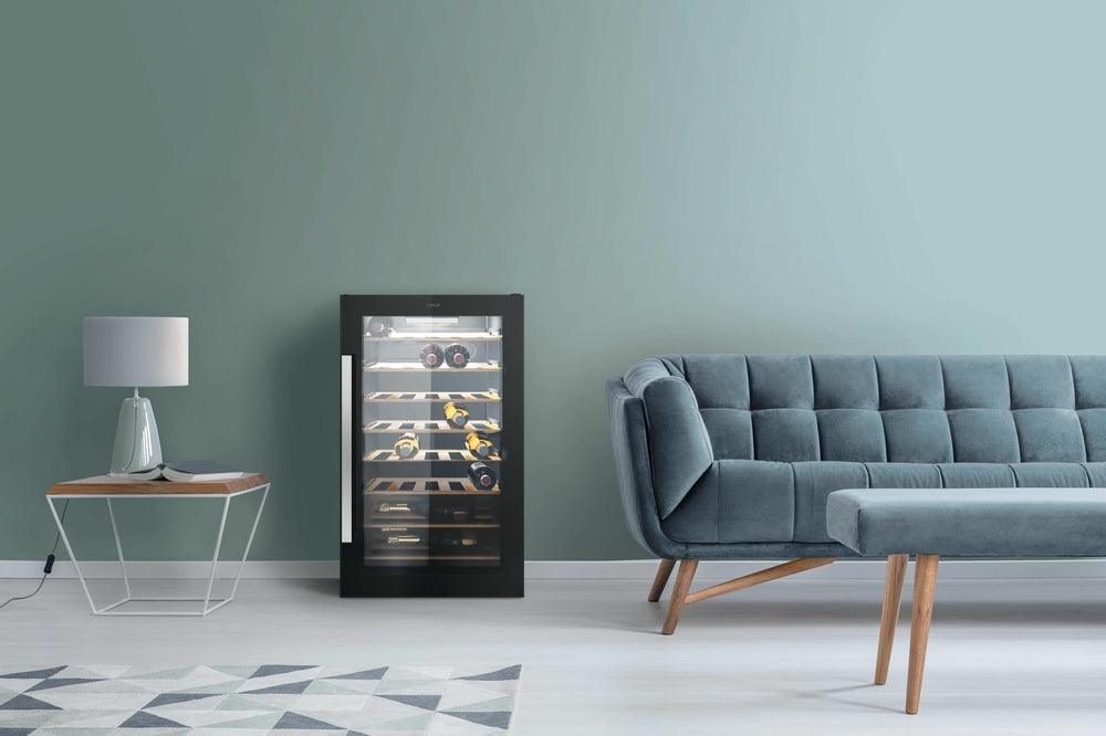 Răcitor de vin Candy CWC 154 EEL/NFC, negru