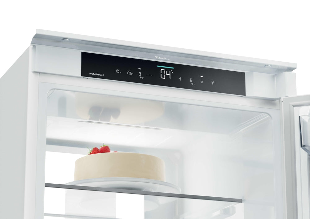 Frigider încorporabil Candy CNBQT5518E, 251 l, No Frost, alb