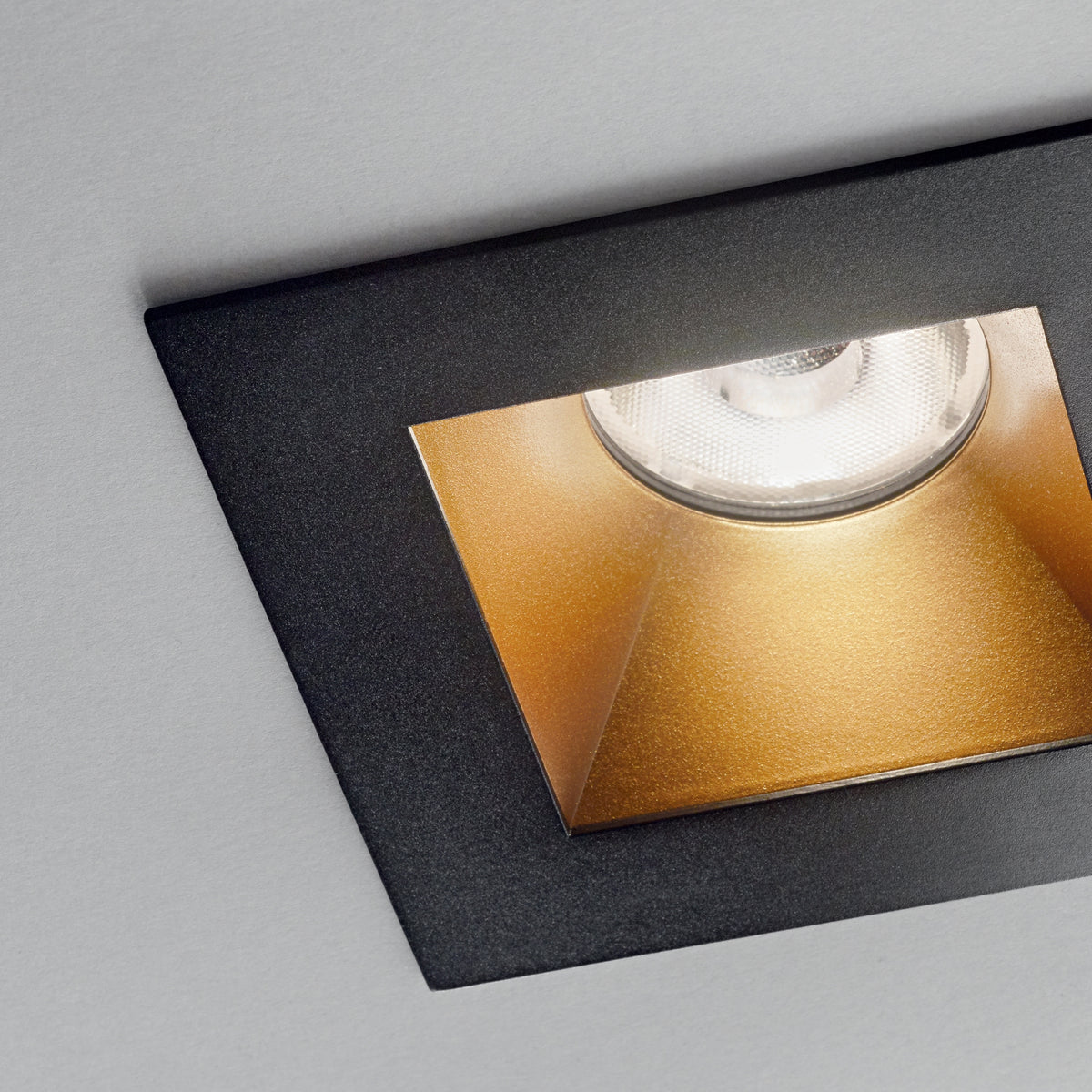 DYNAMIC FRAME SQUARE BK 208732