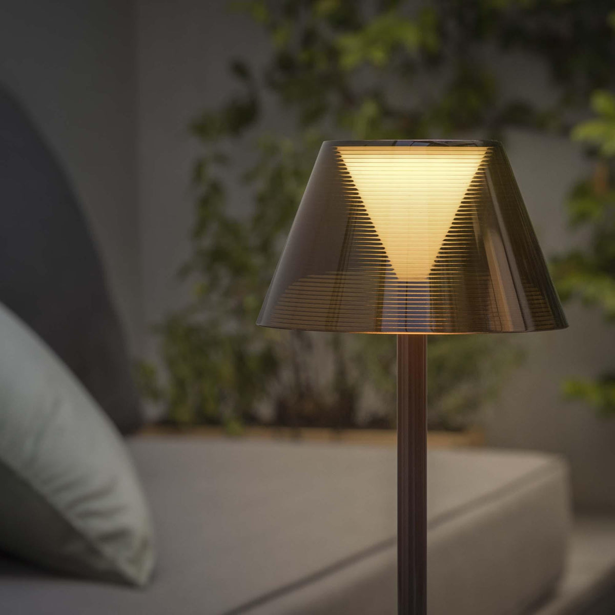 Lampă de masă de exterior Ideal Lux Lolita, cafea, 286747