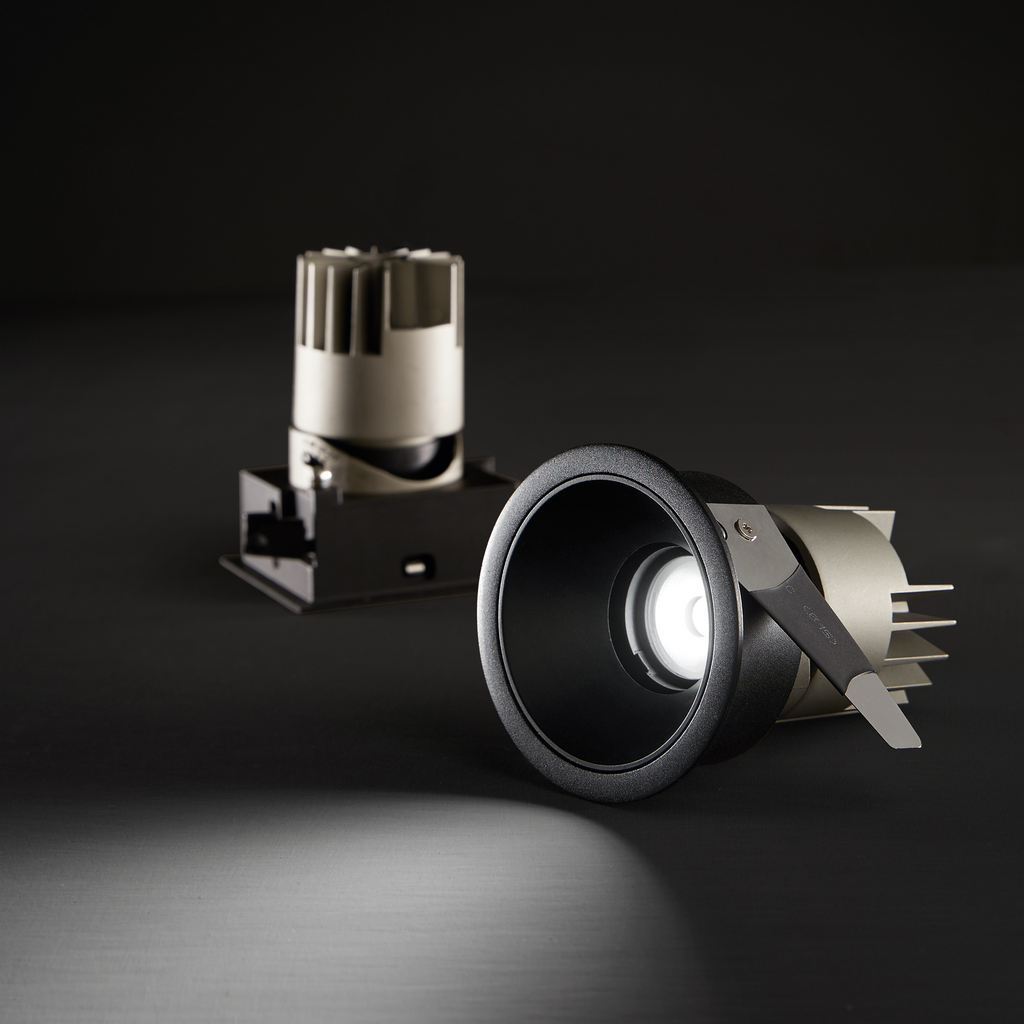 ZEUS FRAME TRIM ROUND 13W BK 323527