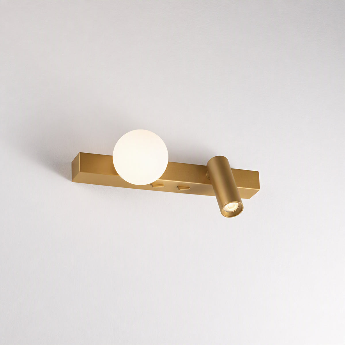 Aplică Ideal Lux Ping Pong, alamă, 336671