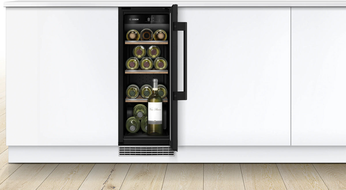 Răcitor de vin încorporabil Bosch KUW20VHF0, Seria 6, 21 sticle, negru