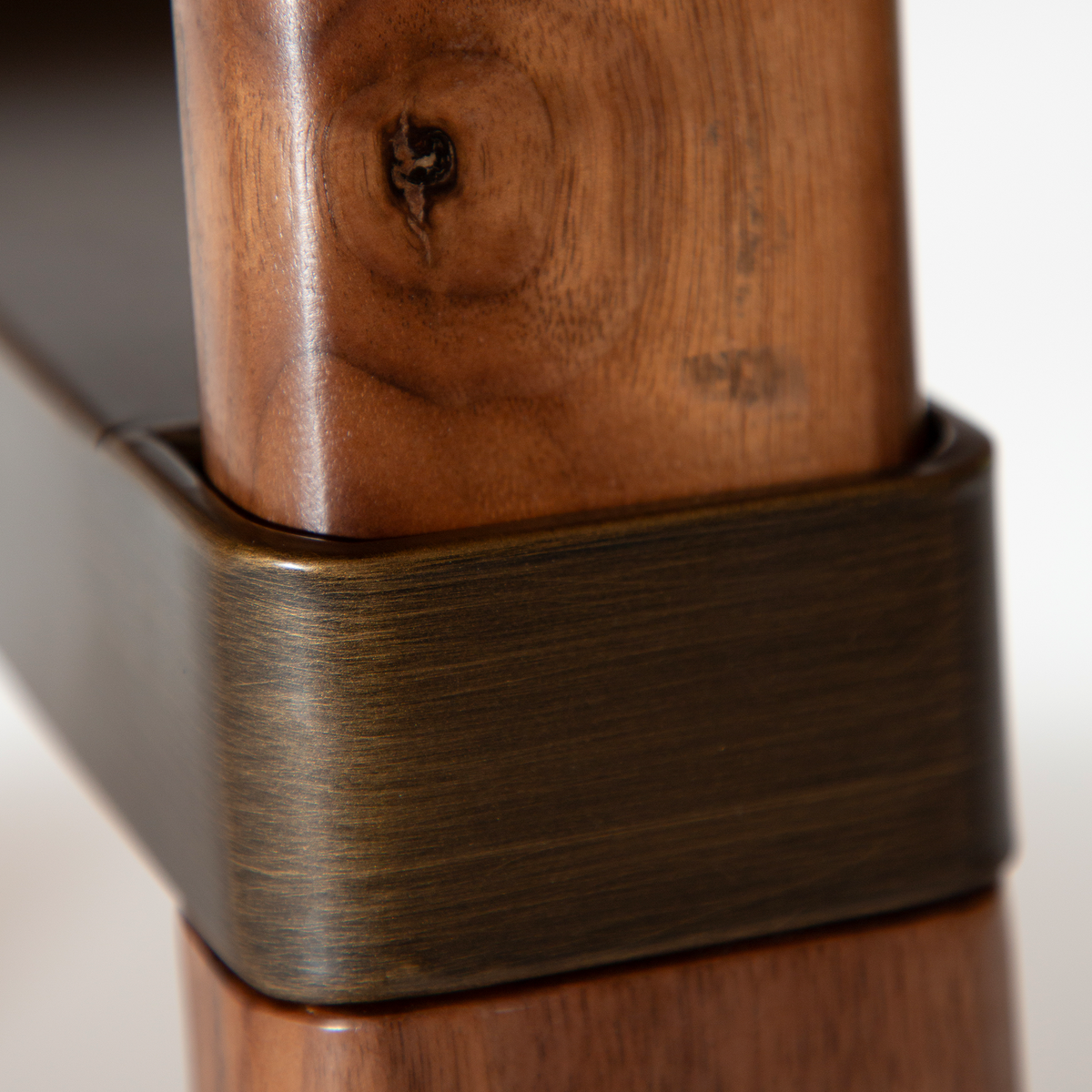 Masă de dining CROSS Nuc 400208325