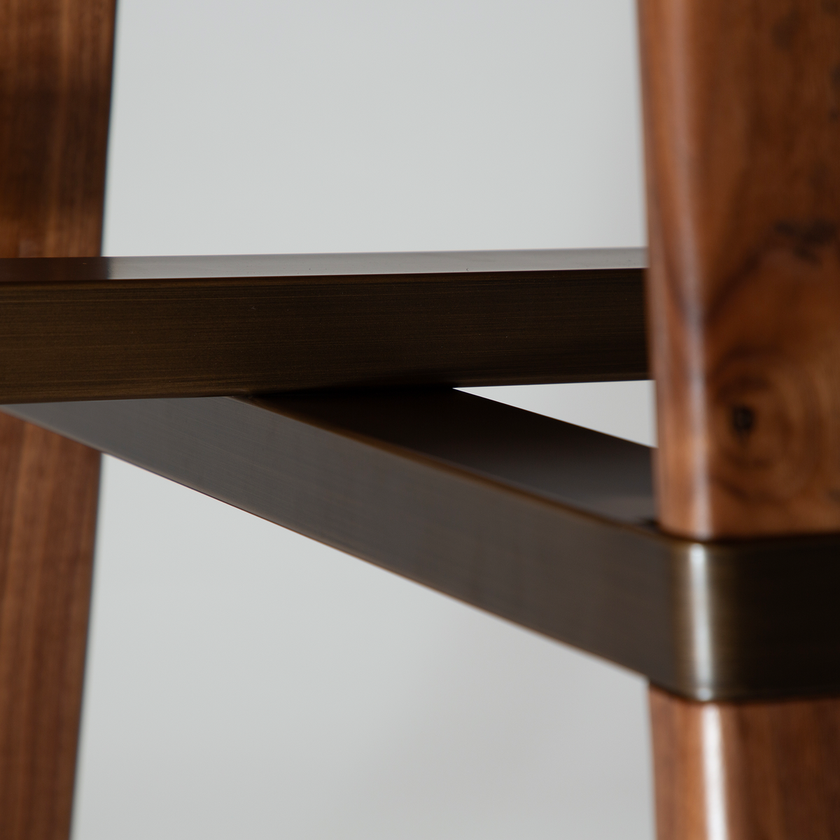 Masă de dining CROSS Nuc 400208325