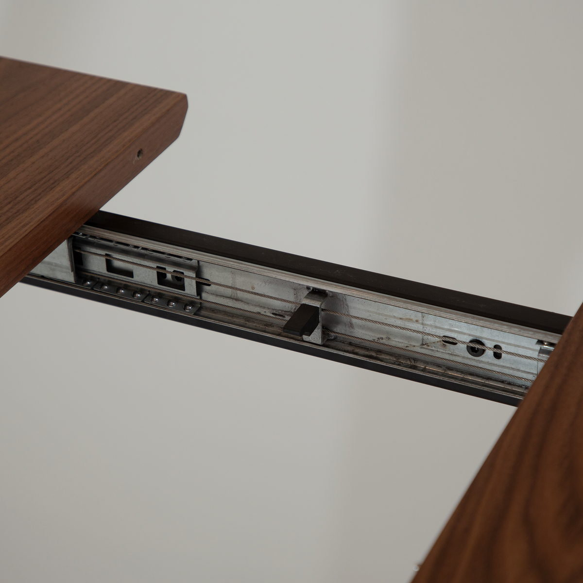 Masă de dining EDGE Nuc 400208316